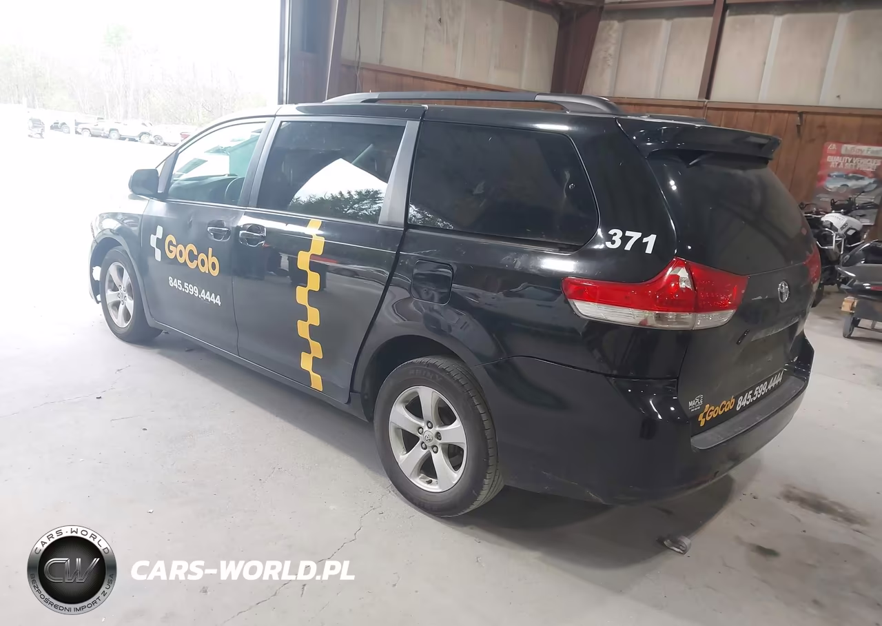 2011 Toyota Sienna Le V6 VIN:5TDKK3DC2BS051055 - 3