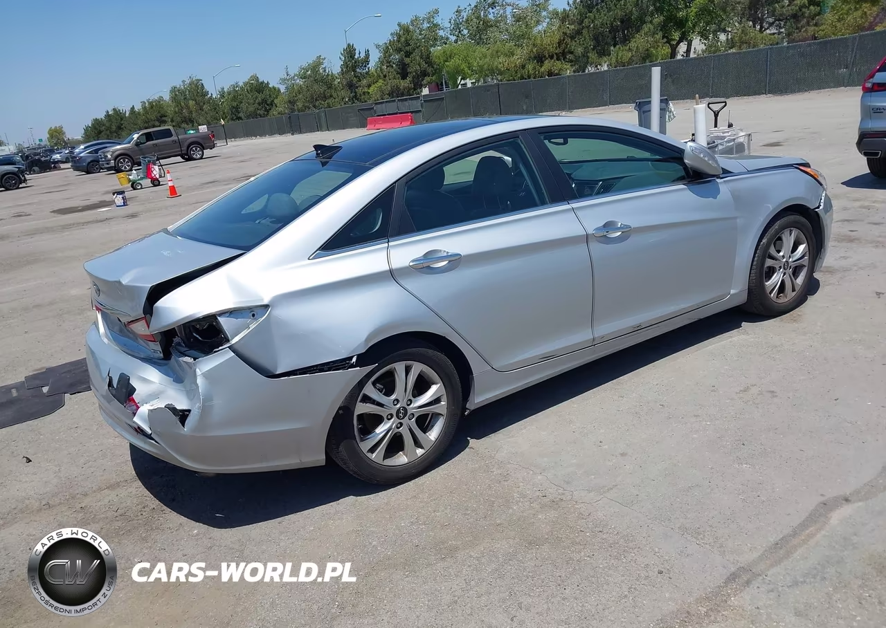 2013 Hyundai Sonata Limited VIN:5NPEC4AC8DH519352 - 4