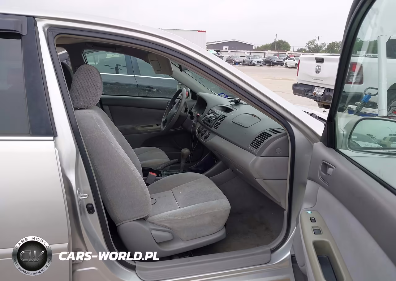 2003 Toyota Camry Le VIN:4T1BE32K03U770427 - 5