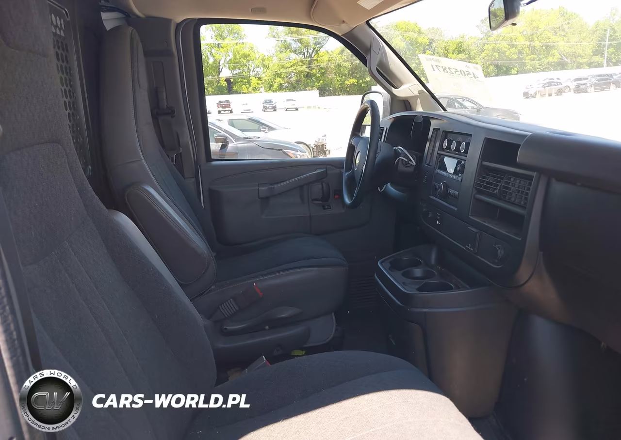 2019 Chevrolet Express 2500 Work Van VIN:1GCWGAFG4K1265775 - 5