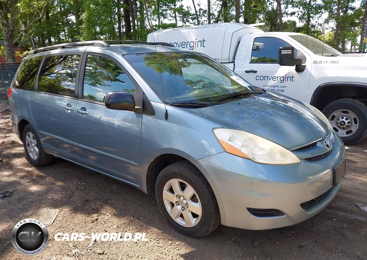 2010 Toyota Sienna Le