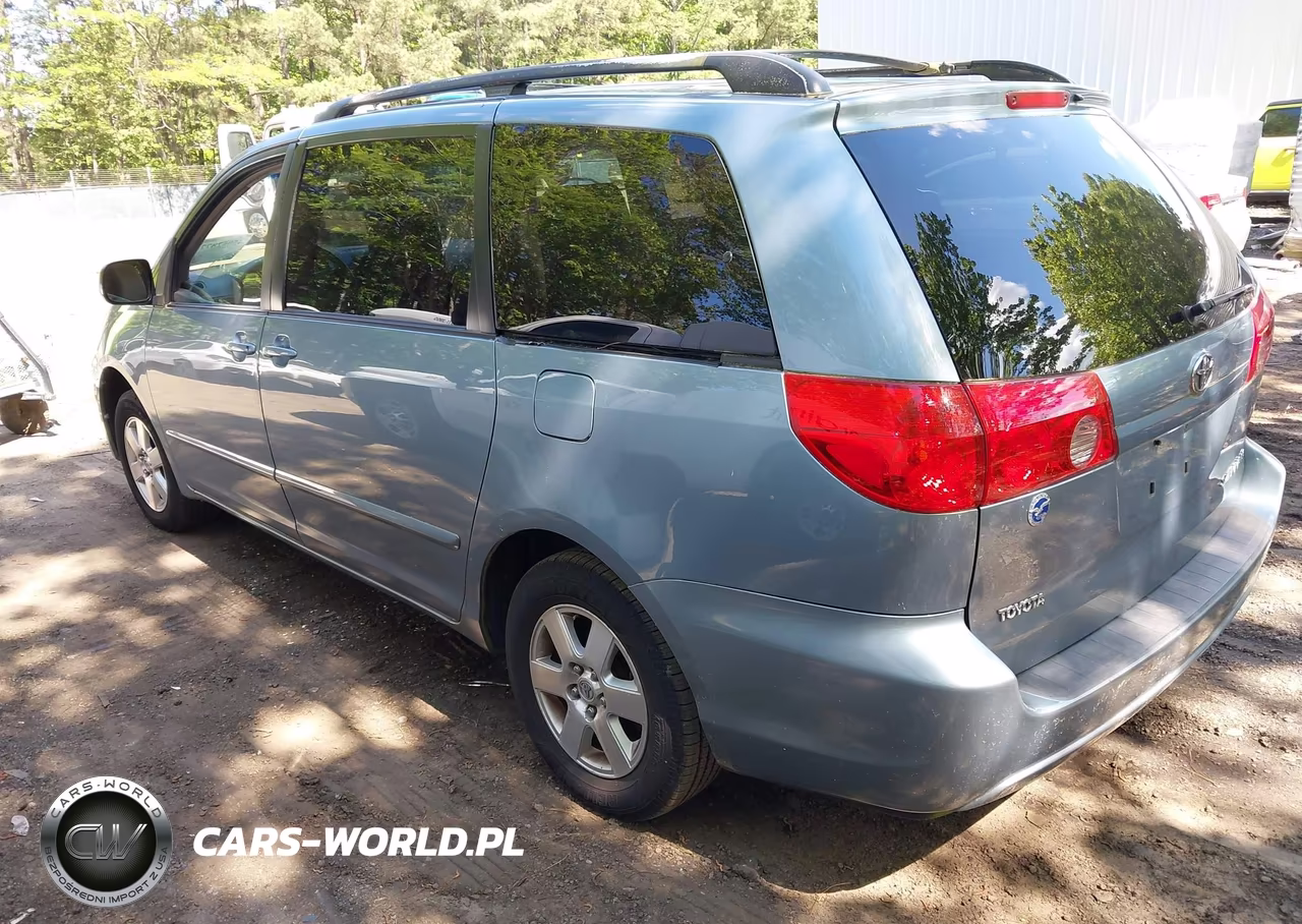 2010 Toyota Sienna Le VIN:5TDKK4CC5AS325354 - 3