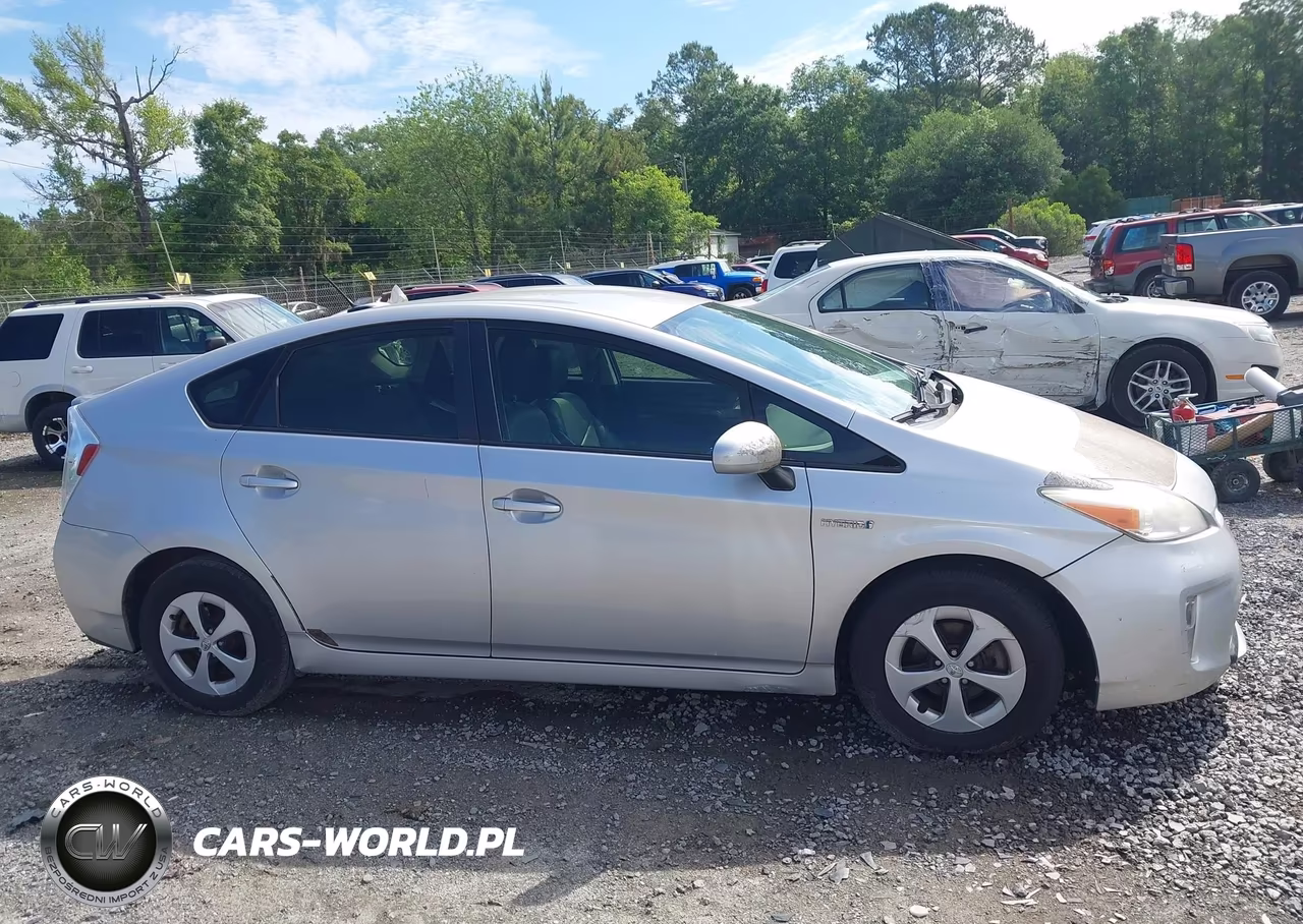 2013 Toyota Prius Three VIN:JTDKN3DU4D1712195 - 13