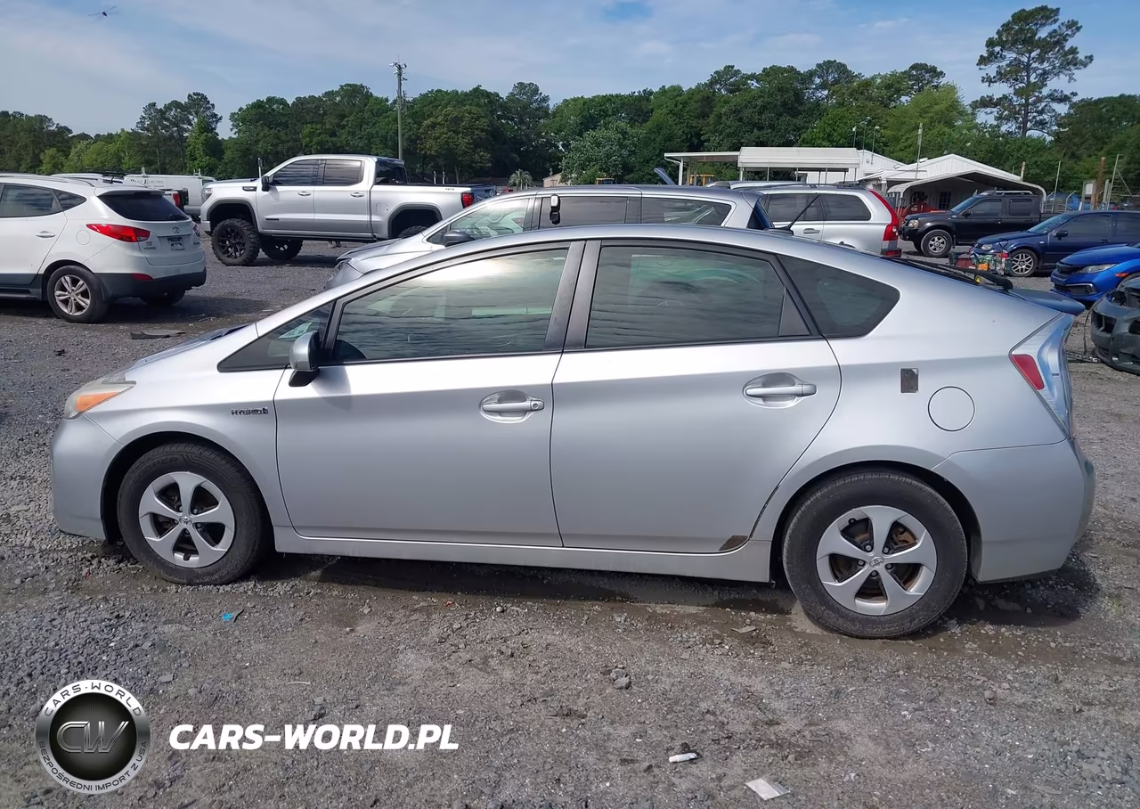 2013 Toyota Prius Three VIN:JTDKN3DU4D1712195 - 14