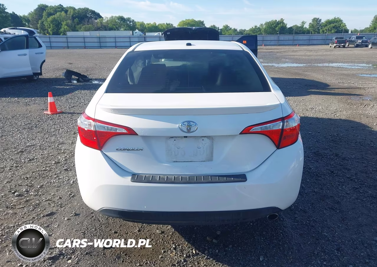 2015 Toyota Corolla S Plus VIN:5YFBURHE1FP360037 - 15