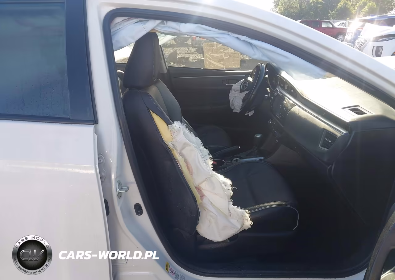 2015 Toyota Corolla S Plus VIN:5YFBURHE1FP360037 - 5
