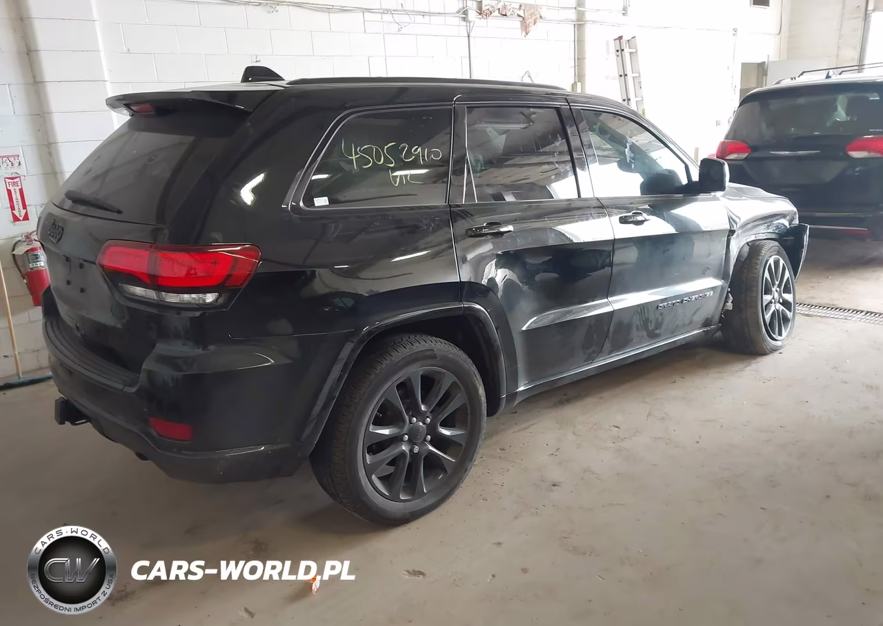 2020 Jeep Grand Cherokee Altitude 4X4 VIN:1C4RJFAG6LC231975 - 4