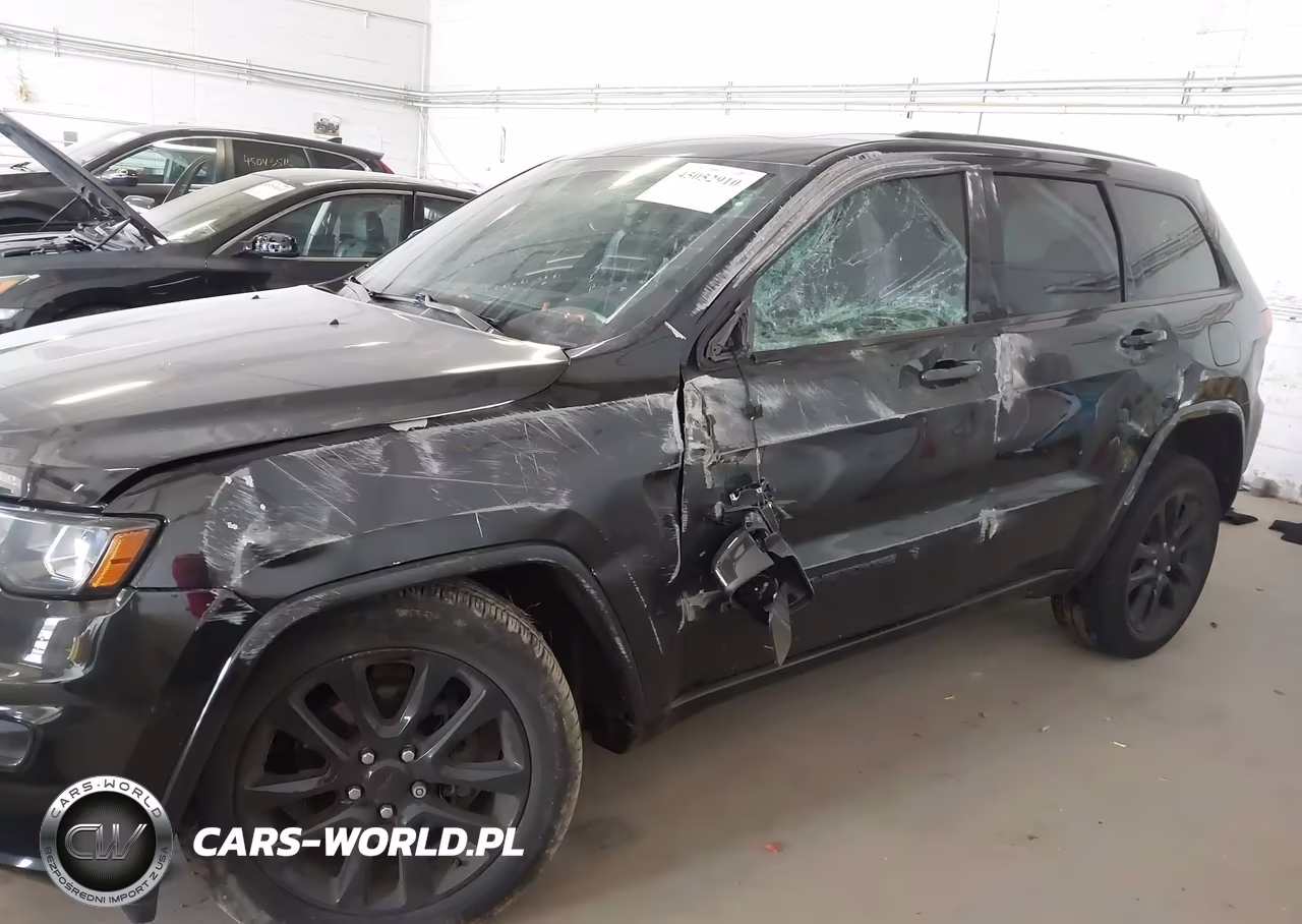 2020 Jeep Grand Cherokee Altitude 4X4 VIN:1C4RJFAG6LC231975 - 6