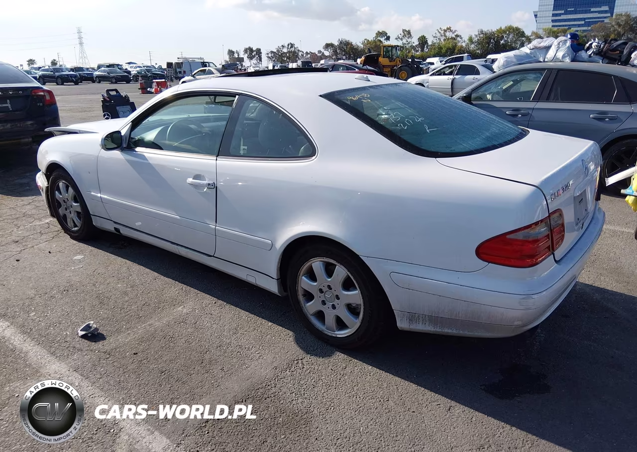 2000 Mercedes-Benz Clk 320 VIN:WDBLJ65G5YF135310 - 3