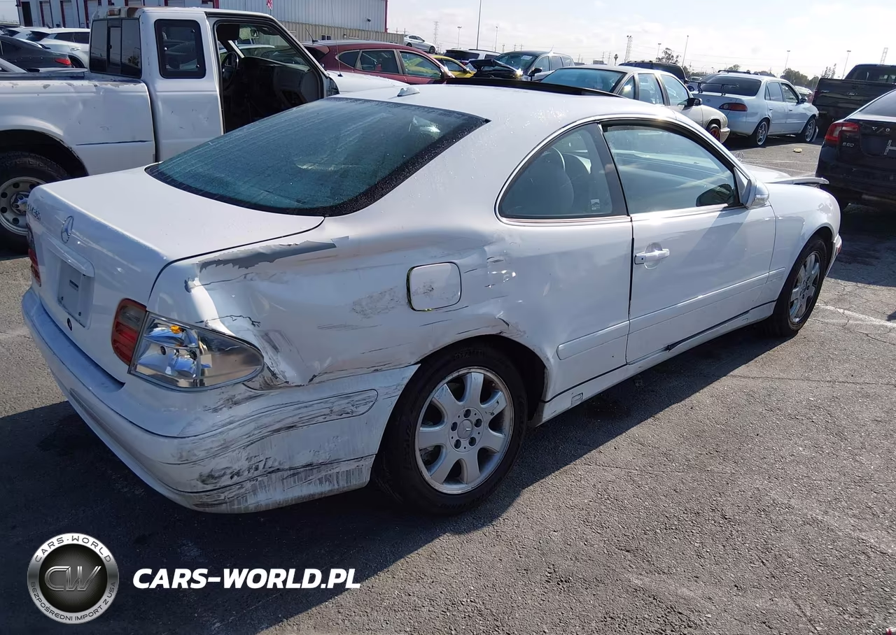 2000 Mercedes-Benz Clk 320 VIN:WDBLJ65G5YF135310 - 4