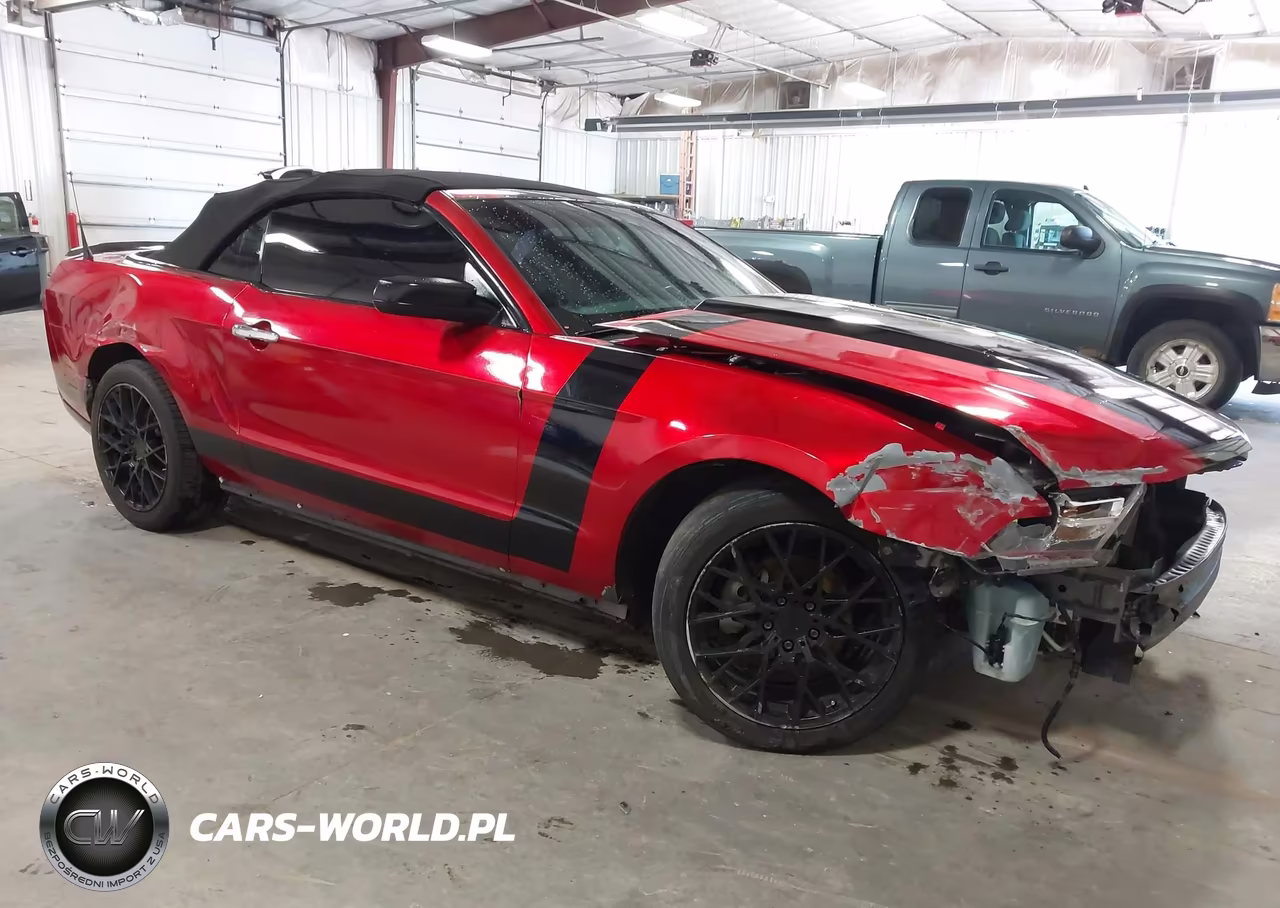 2010 Ford Mustang V6-V6 Premium