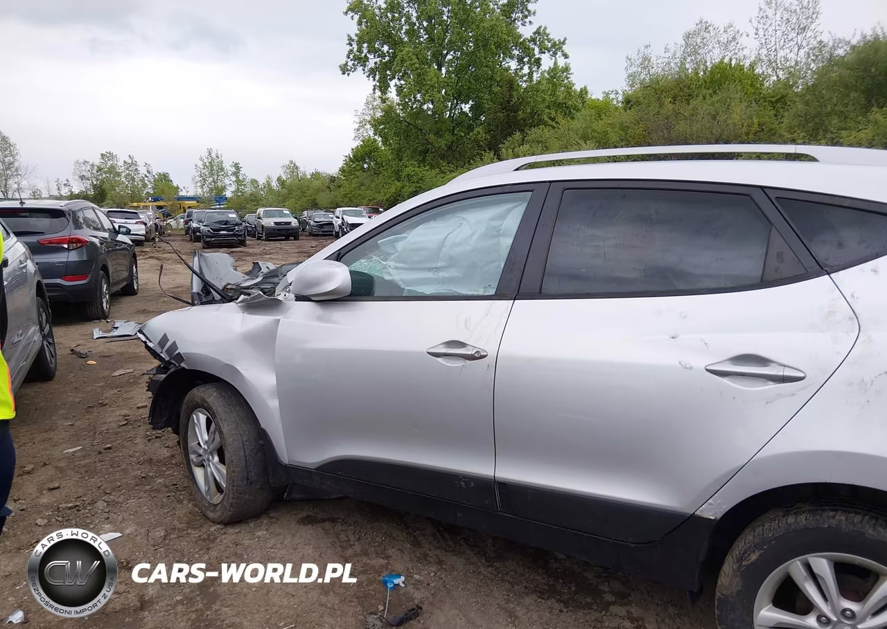 2010 Hyundai Tucson Gls VIN:KM8JU3AC0AU070316 - 14