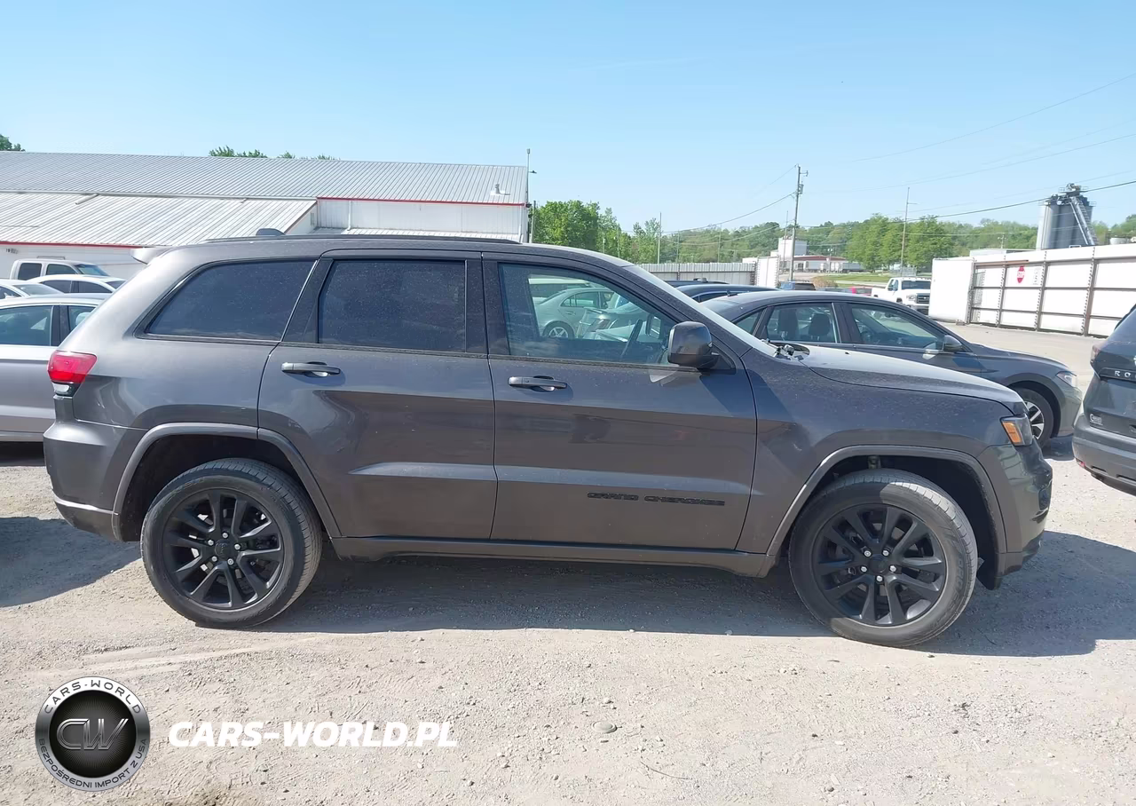 2018 Jeep Grand Cherokee Altitude 4X4 VIN:1C4RJFAG9JC376280 - 13