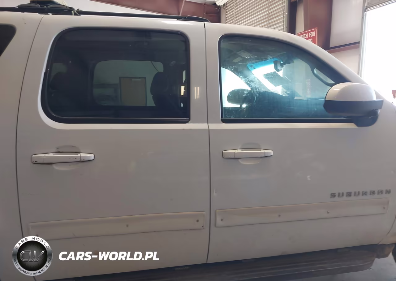 2010 Chevrolet Suburban 1500 Ls VIN:1GNUKHE36AR290780 - 13