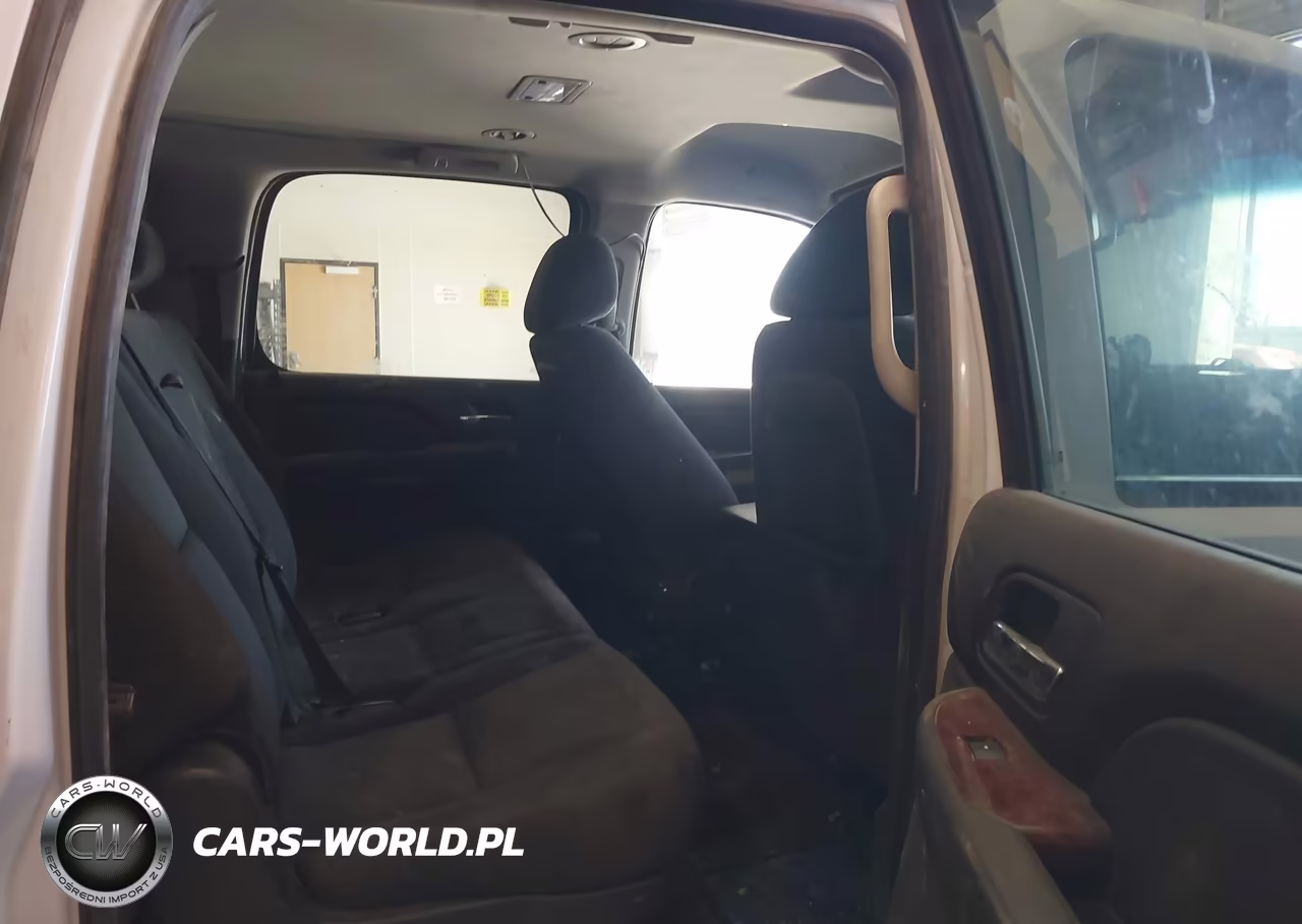 2010 Chevrolet Suburban 1500 Ls VIN:1GNUKHE36AR290780 - 8