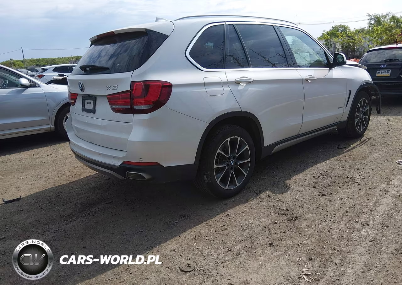 2018 BMW X5 xDrive35I VIN:5UXKR0C54J0Y00483 - 4