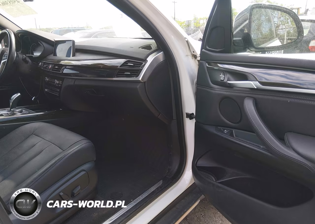2018 BMW X5 xDrive35I VIN:5UXKR0C54J0Y00483 - 5