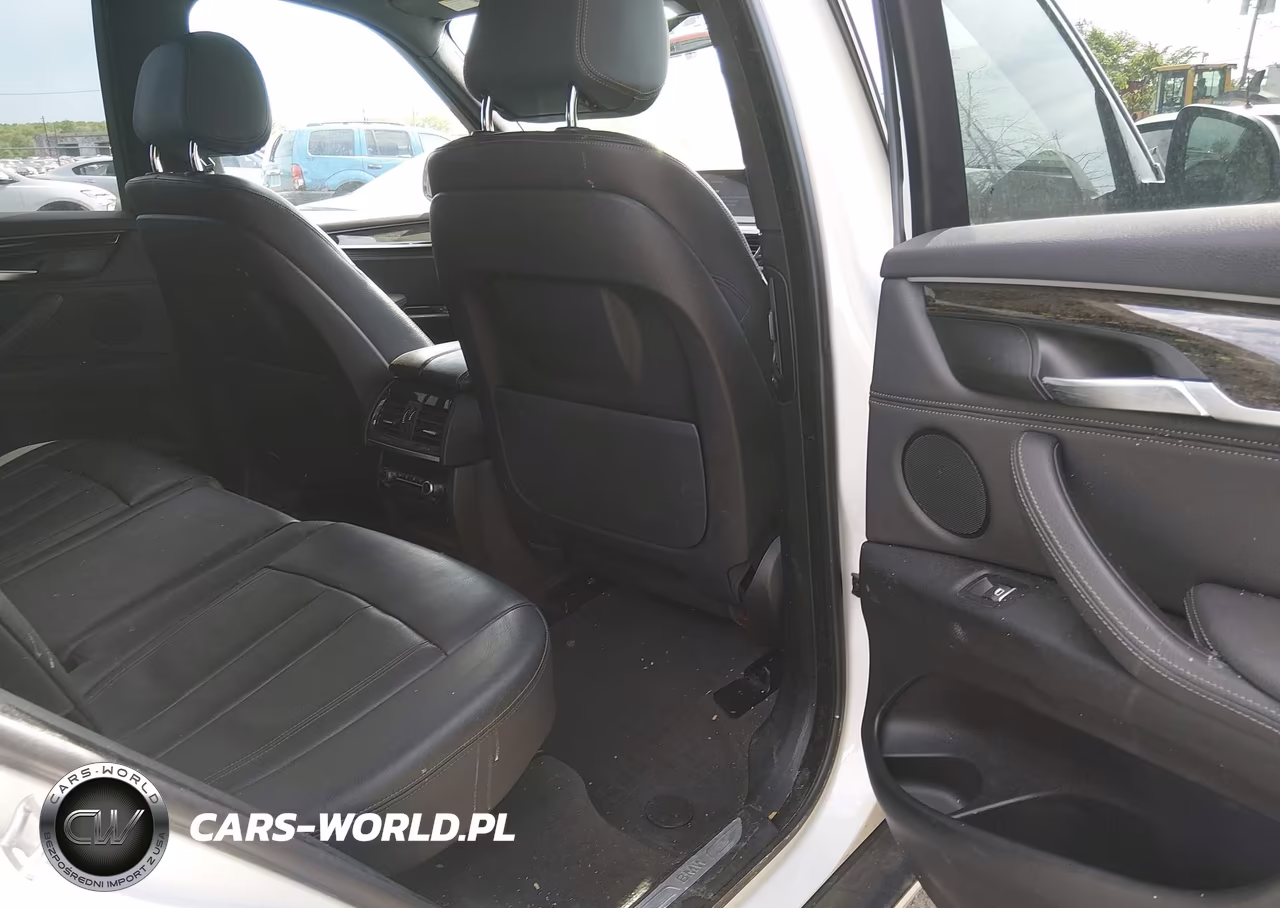 2018 BMW X5 xDrive35I VIN:5UXKR0C54J0Y00483 - 8