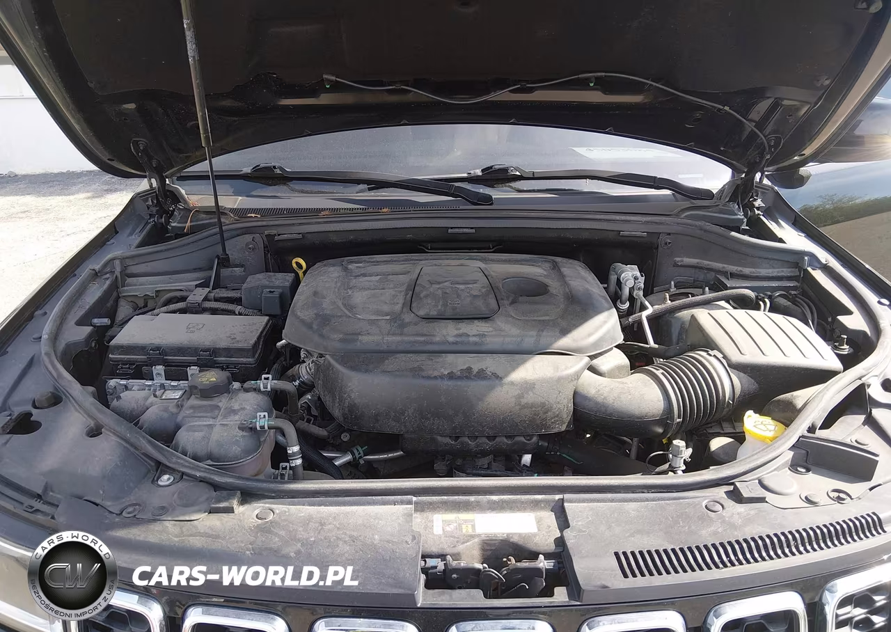 2020 Jeep Grand Cherokee Laredo E 4X4 VIN:1C4RJFAG9LC443981 - 10