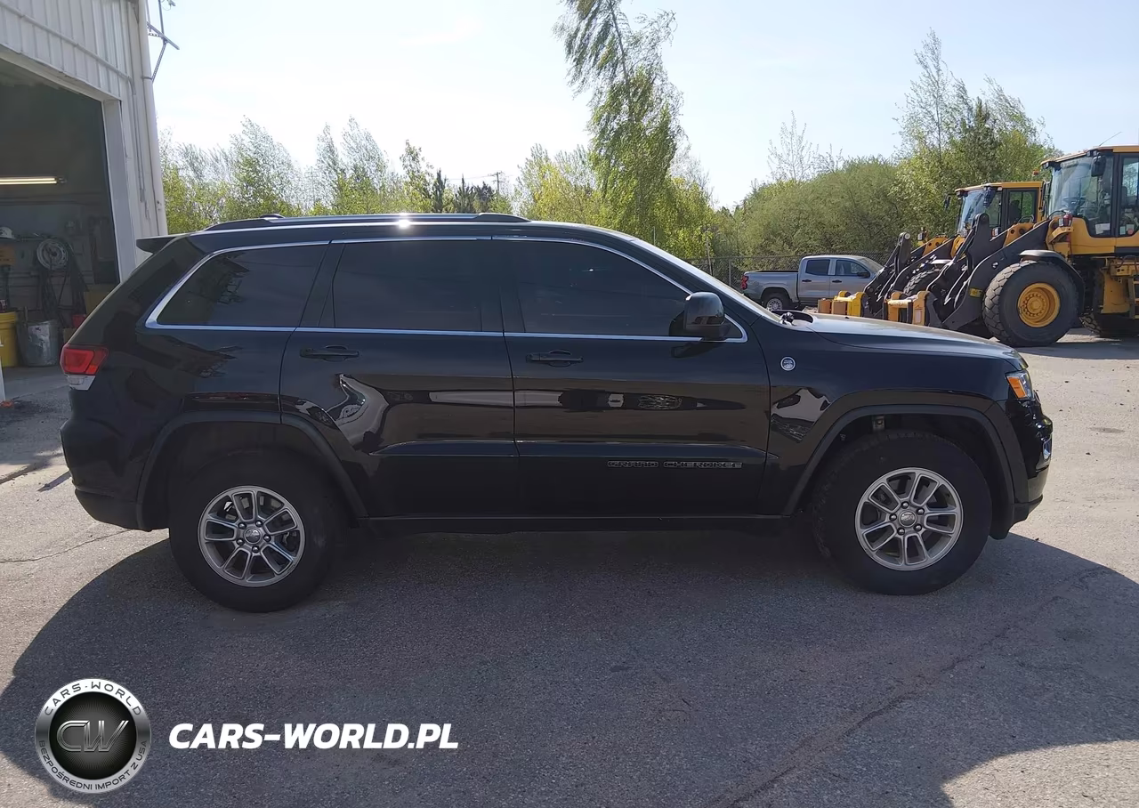 2020 Jeep Grand Cherokee Laredo E 4X4 VIN:1C4RJFAG9LC443981 - 13