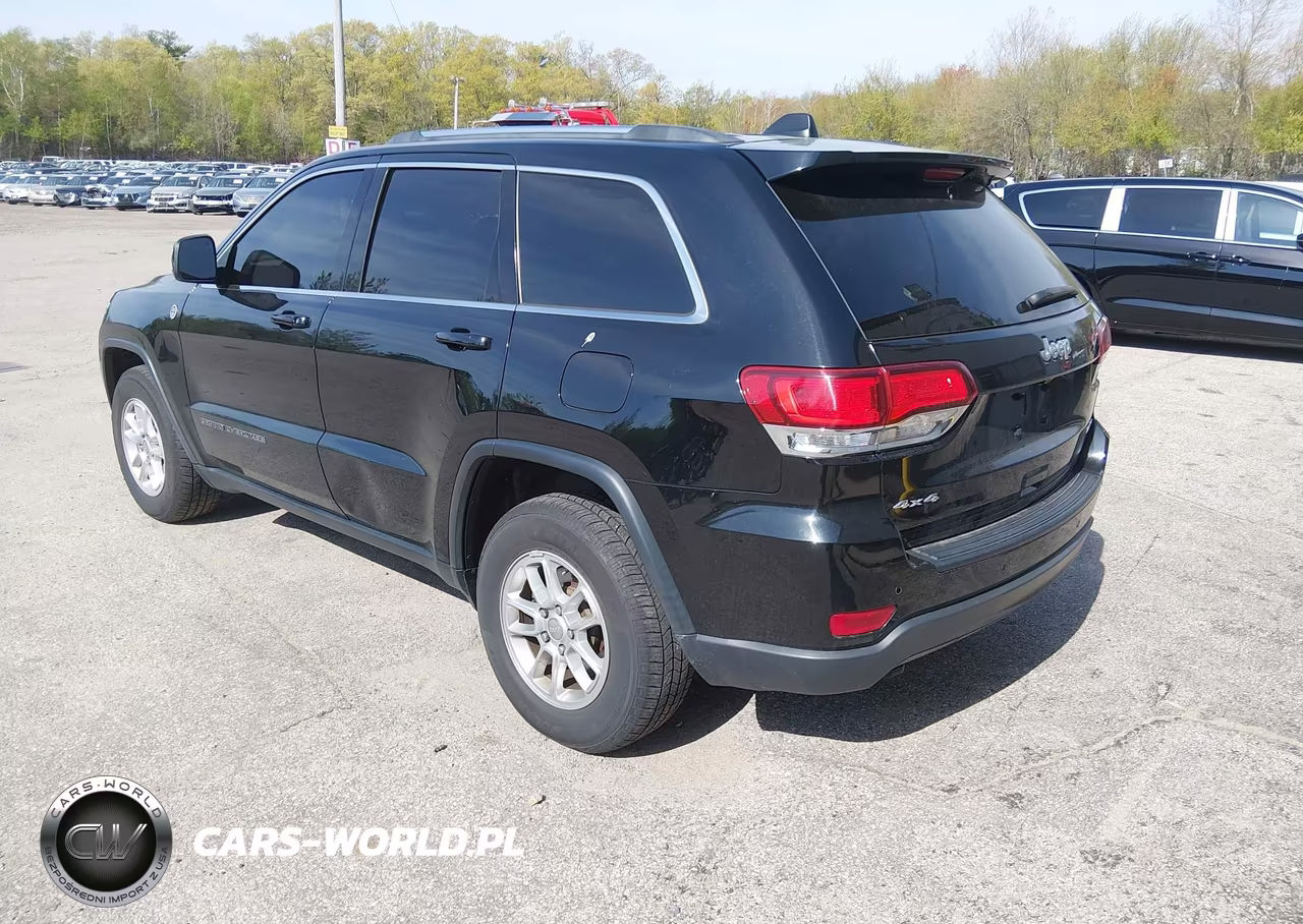 2020 Jeep Grand Cherokee Laredo E 4X4 VIN:1C4RJFAG9LC443981 - 3