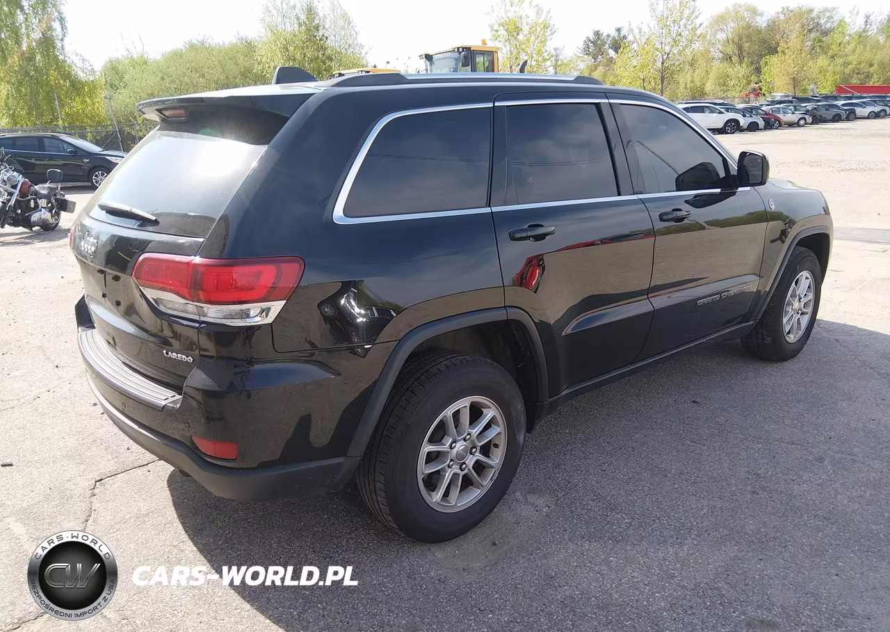 2020 Jeep Grand Cherokee Laredo E 4X4 VIN:1C4RJFAG9LC443981 - 4