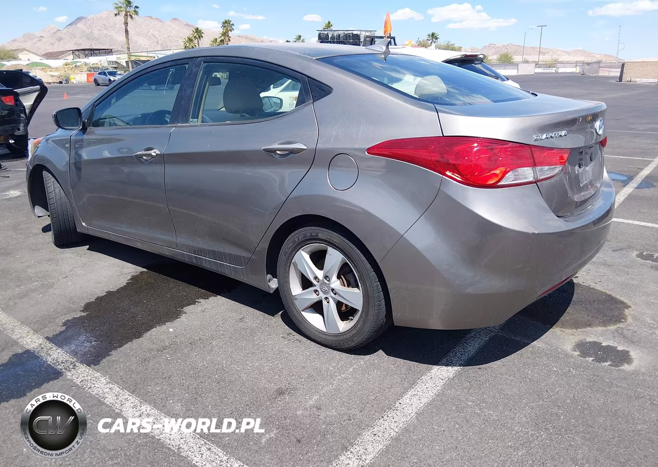 2013 Hyundai Elantra Gls VIN:5NPDH4AE3DH321602 - 3