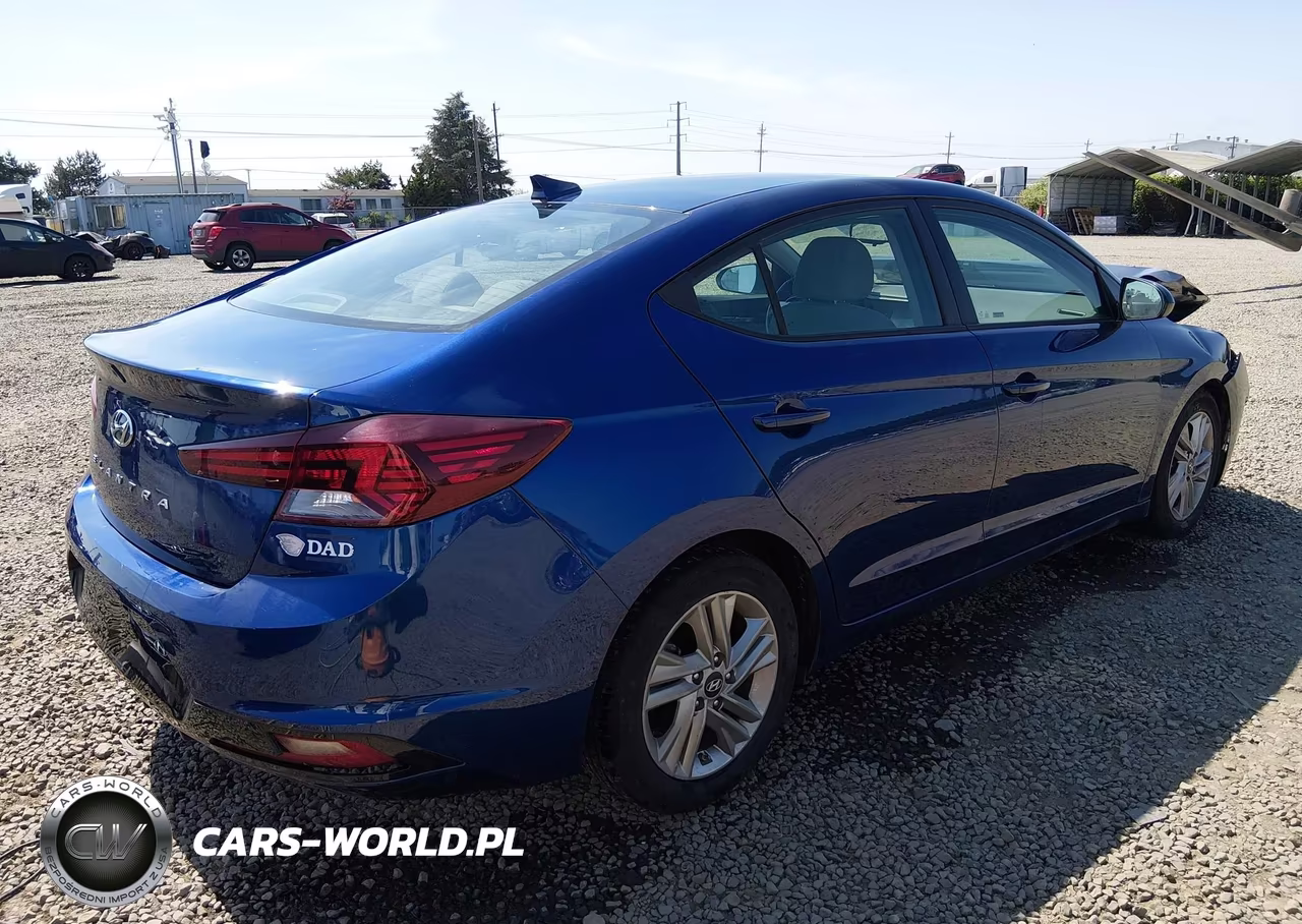 2019 Hyundai Elantra Value Edition VIN:5NPD84LF5KH418013 - 4
