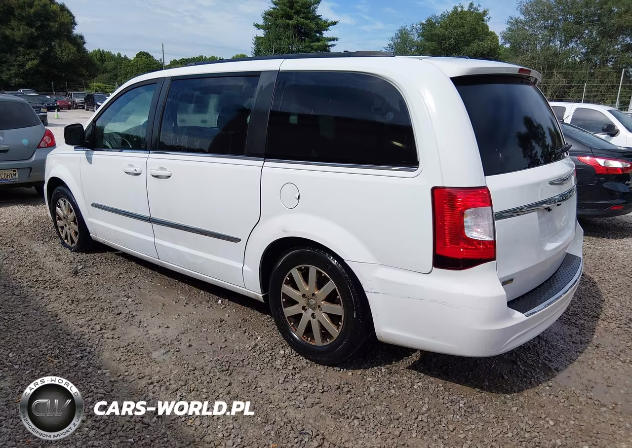 2015 Chrysler Town & Country Touring VIN:2C4RC1BG9FR588817 - 3