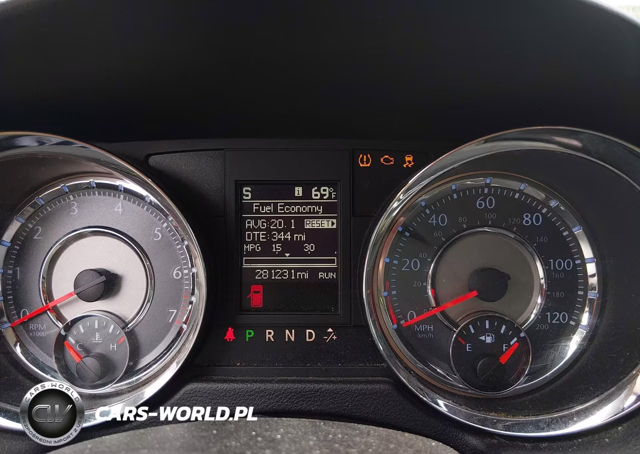 2015 Chrysler Town & Country Touring VIN:2C4RC1BG9FR588817 - 7