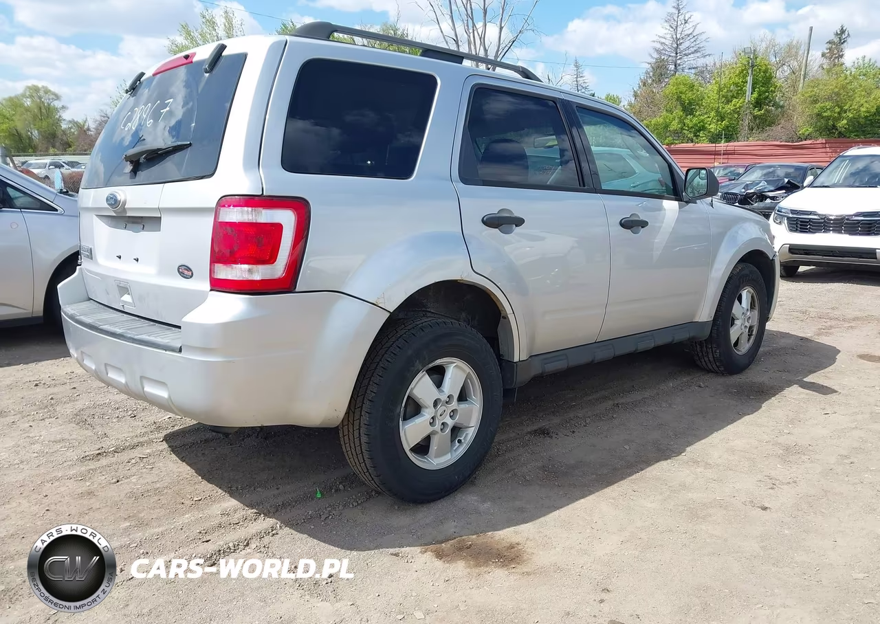 2010 Ford Escape Xlt VIN:1FMCU9D72AKC28967 - 4