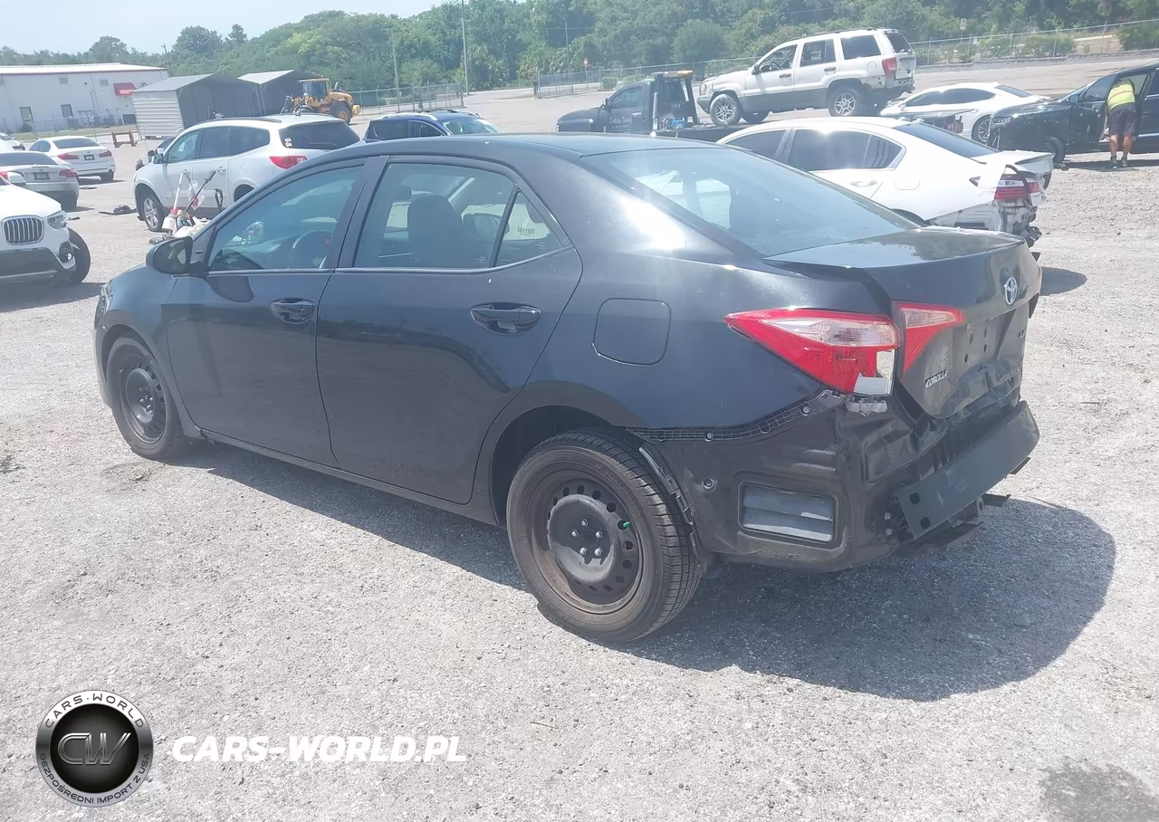 2019 Toyota Corolla Le VIN:5YFBURHE7KP932657 - 3