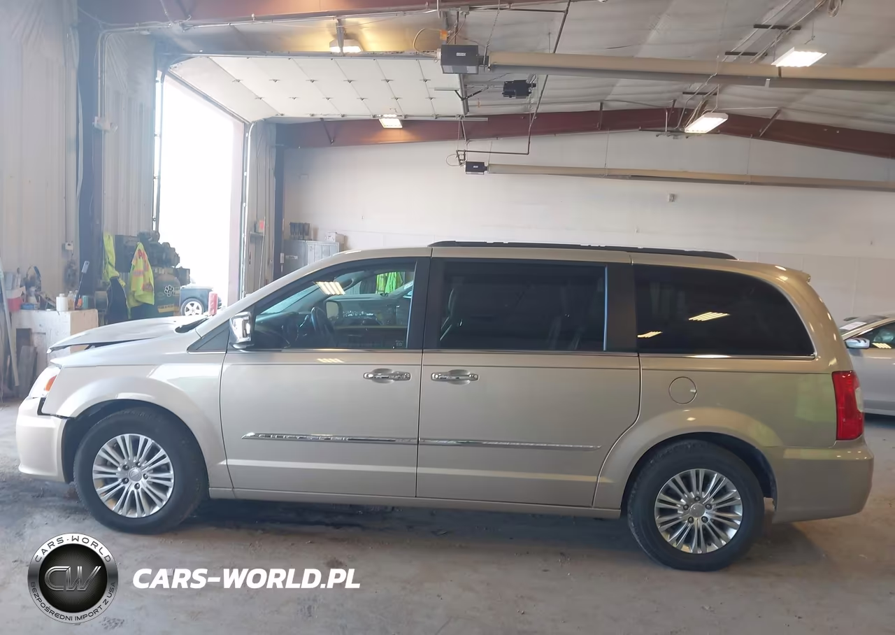 2015 Chrysler Town & Country Touring-L VIN:2C4RC1CG3FR579044 - 14