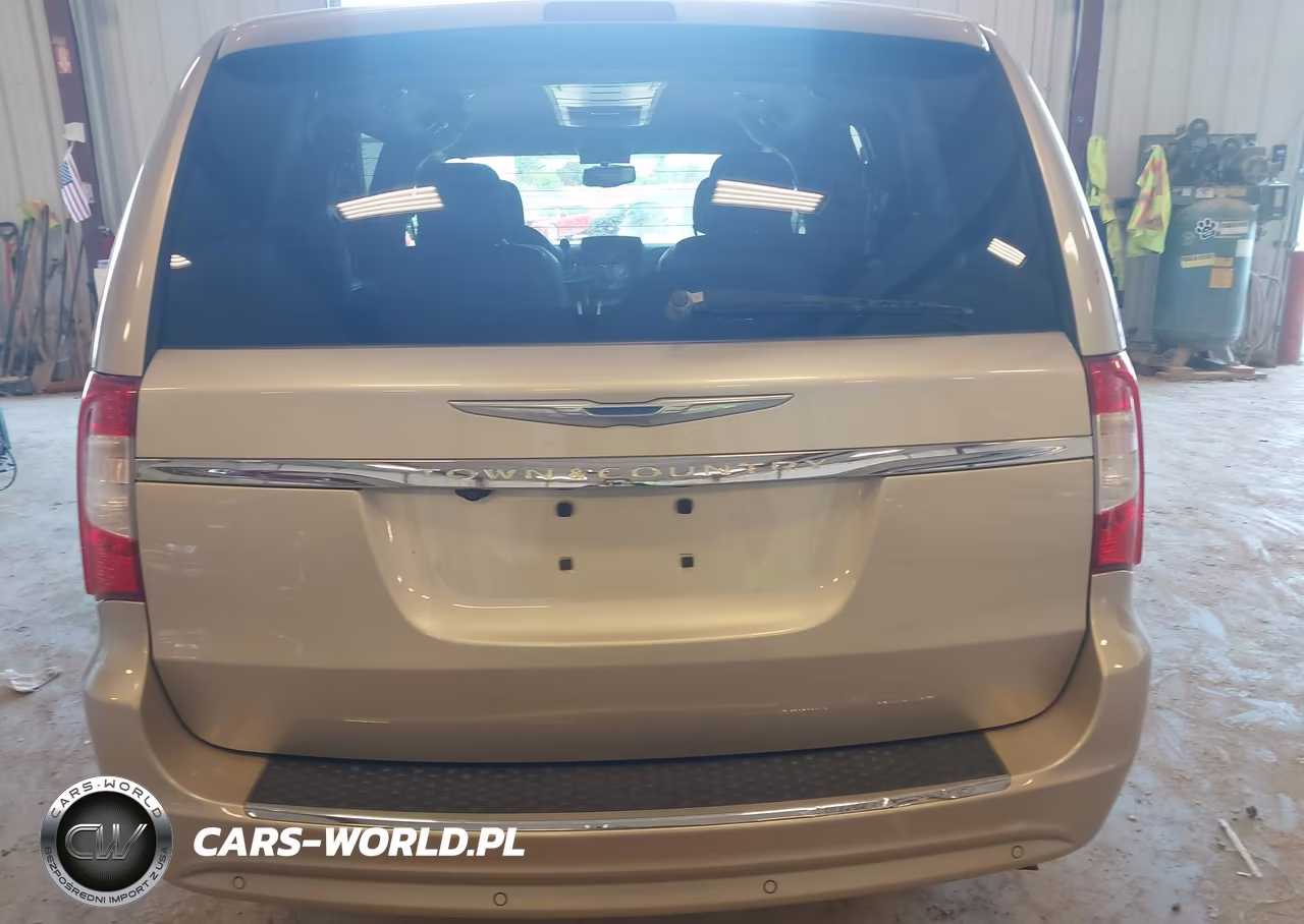 2015 Chrysler Town & Country Touring-L VIN:2C4RC1CG3FR579044 - 16