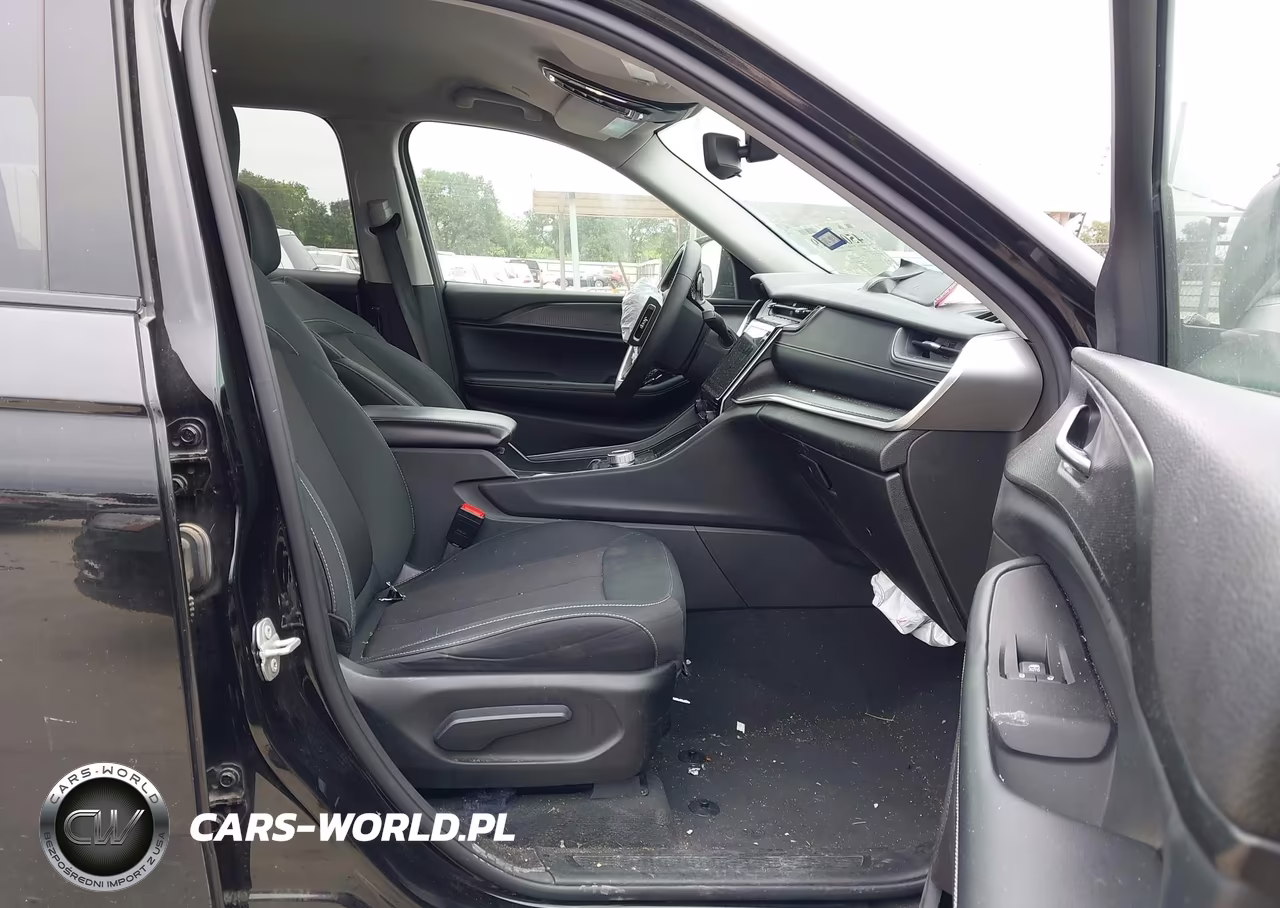 2024 Jeep Grand Cherokee L Laredo 4X2 VIN:1C4RJJAG4R8922713 - 5