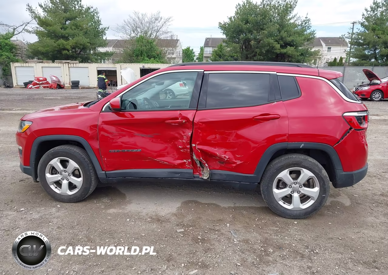 2018 Jeep Compass Latitude 4X4 VIN:3C4NJDBB5JT199401 - 14