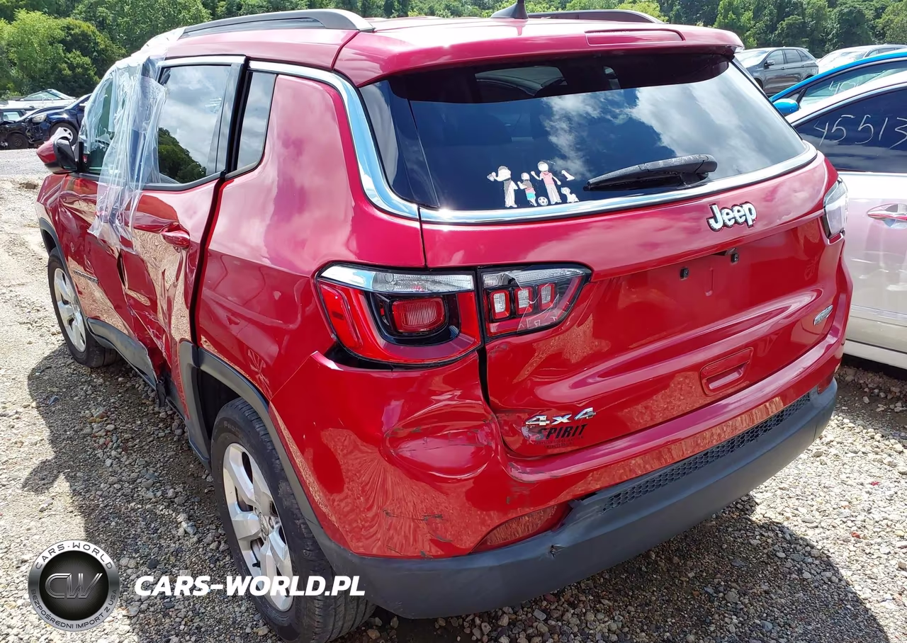 2018 Jeep Compass Latitude 4X4 VIN:3C4NJDBB5JT199401 - 17