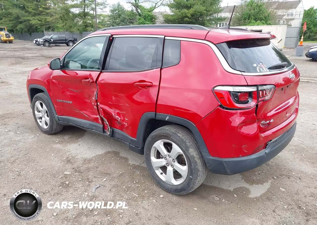 2018 Jeep Compass Latitude 4X4 VIN:3C4NJDBB5JT199401 - 3