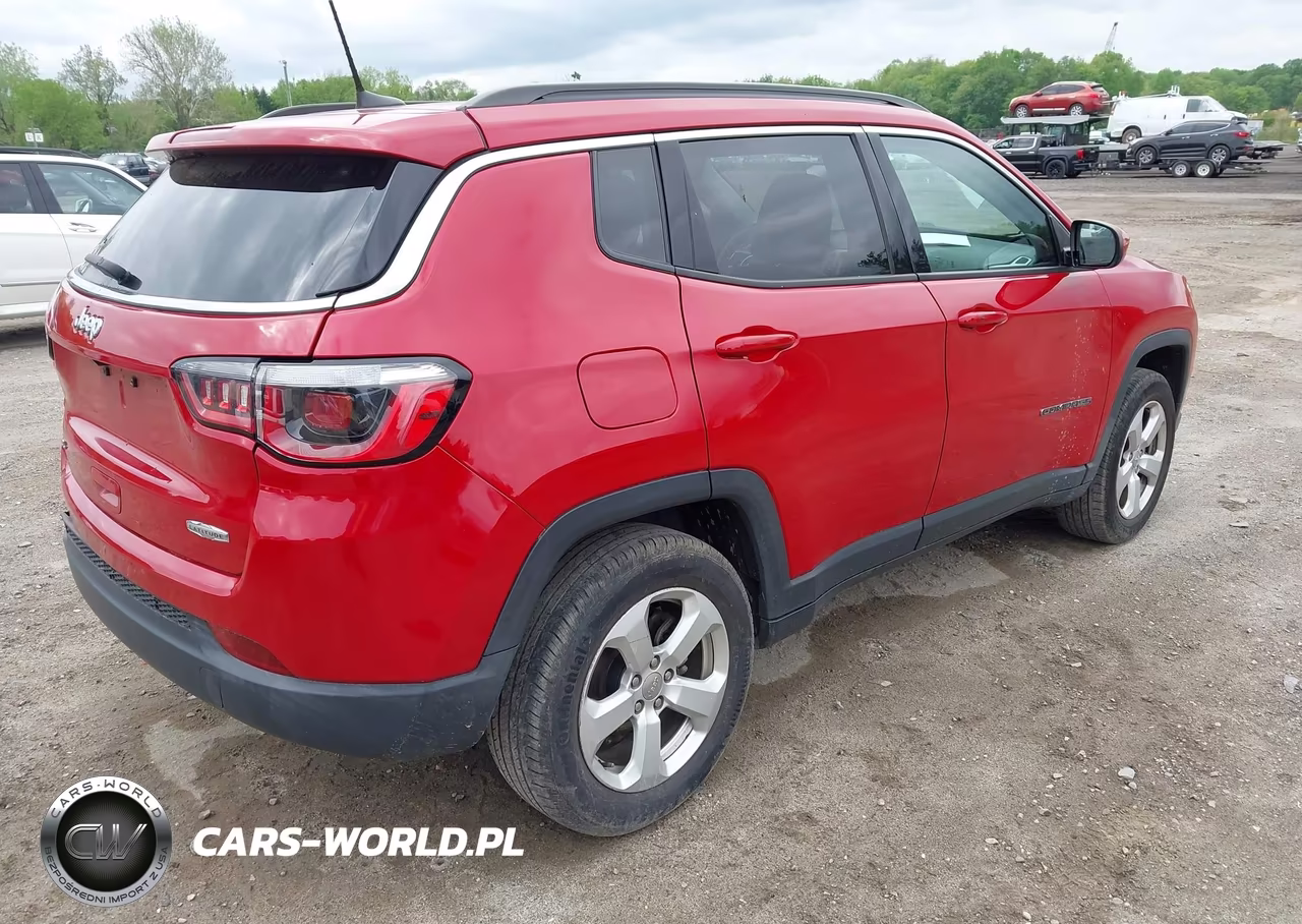 2018 Jeep Compass Latitude 4X4 VIN:3C4NJDBB5JT199401 - 4