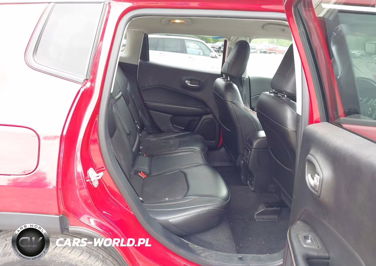 2018 Jeep Compass Latitude 4X4 VIN:3C4NJDBB5JT199401 - 8