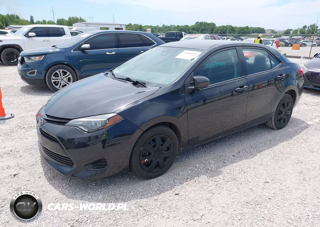 2018 Toyota Corolla Le VIN:2T1BURHE8JC066711 - 2