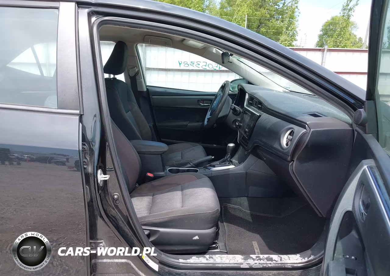 2018 Toyota Corolla Le VIN:2T1BURHE8JC066711 - 5