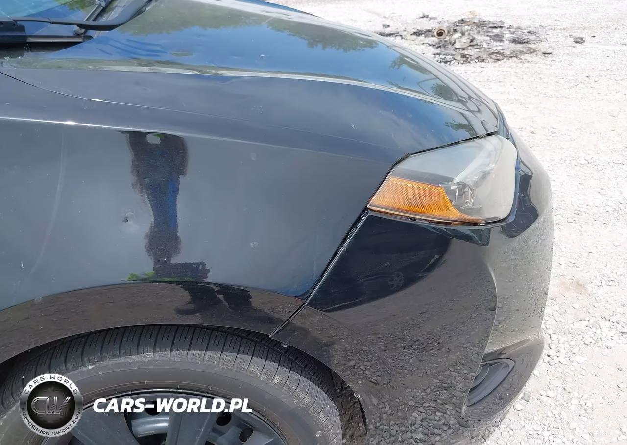 2018 Toyota Corolla Le VIN:2T1BURHE8JC066711 - 6