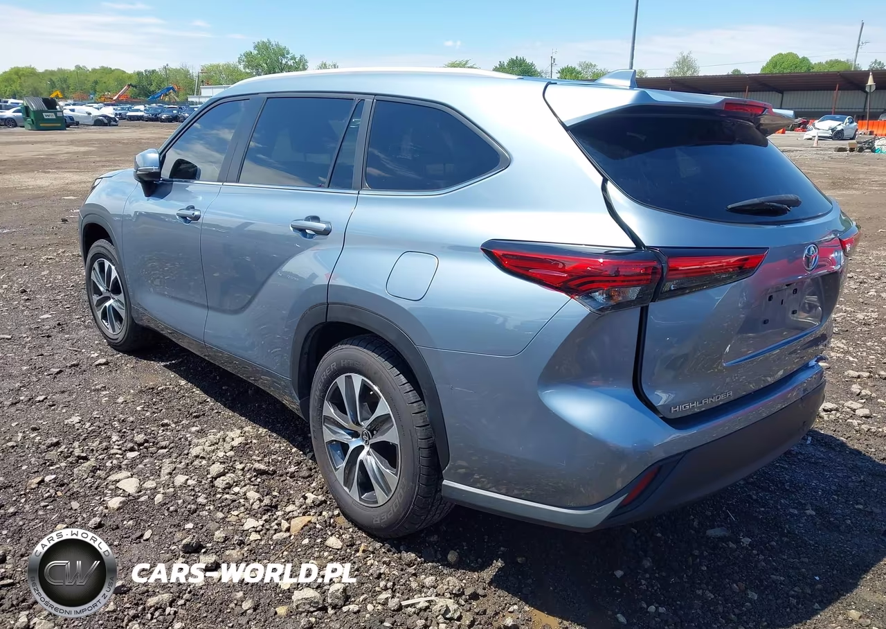 2023 Toyota Highlander Xle VIN:5TDKDRAHXPS029681 - 3