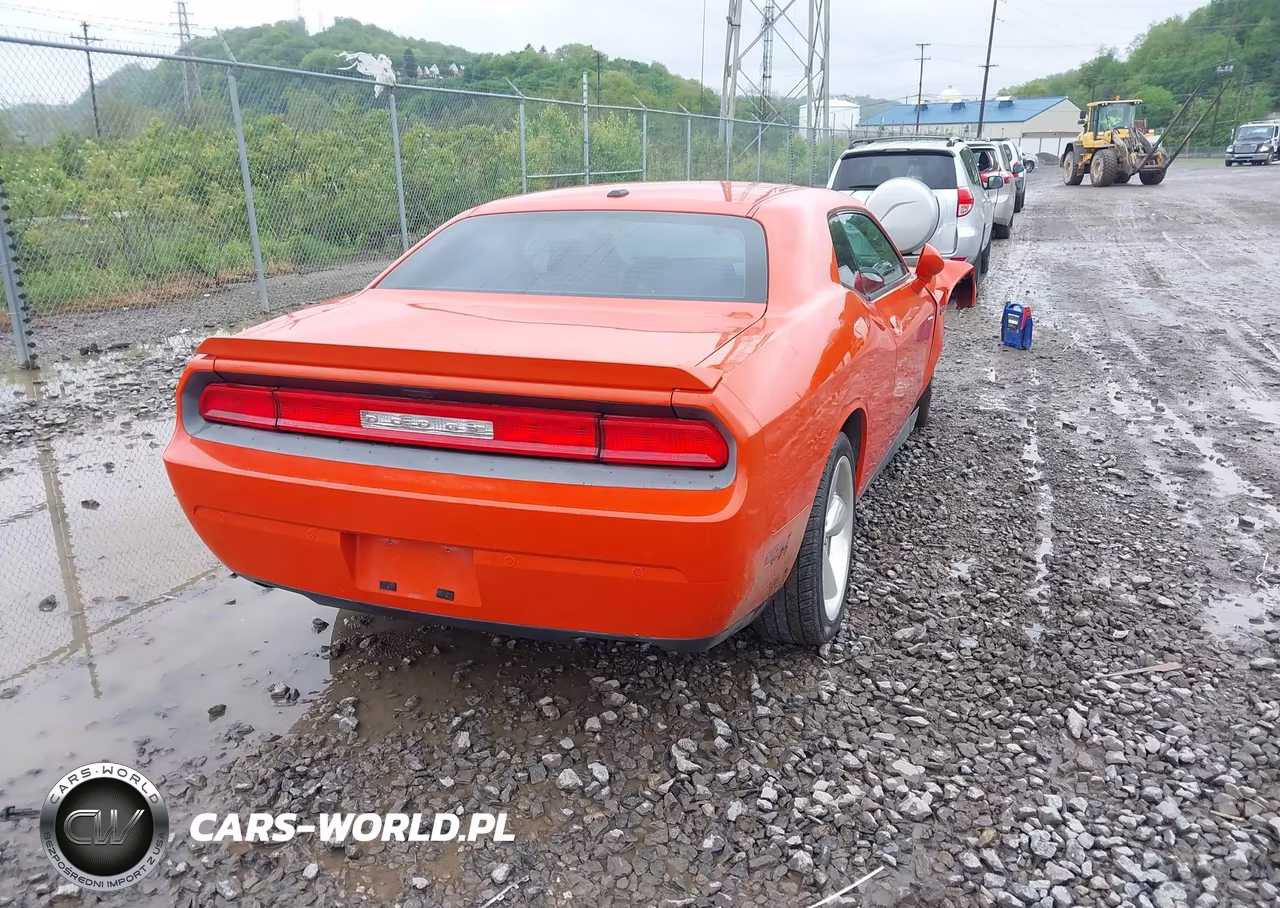 2013 Dodge Challenger R-T Classic VIN:2C3CDYBTXDH733699 - 4