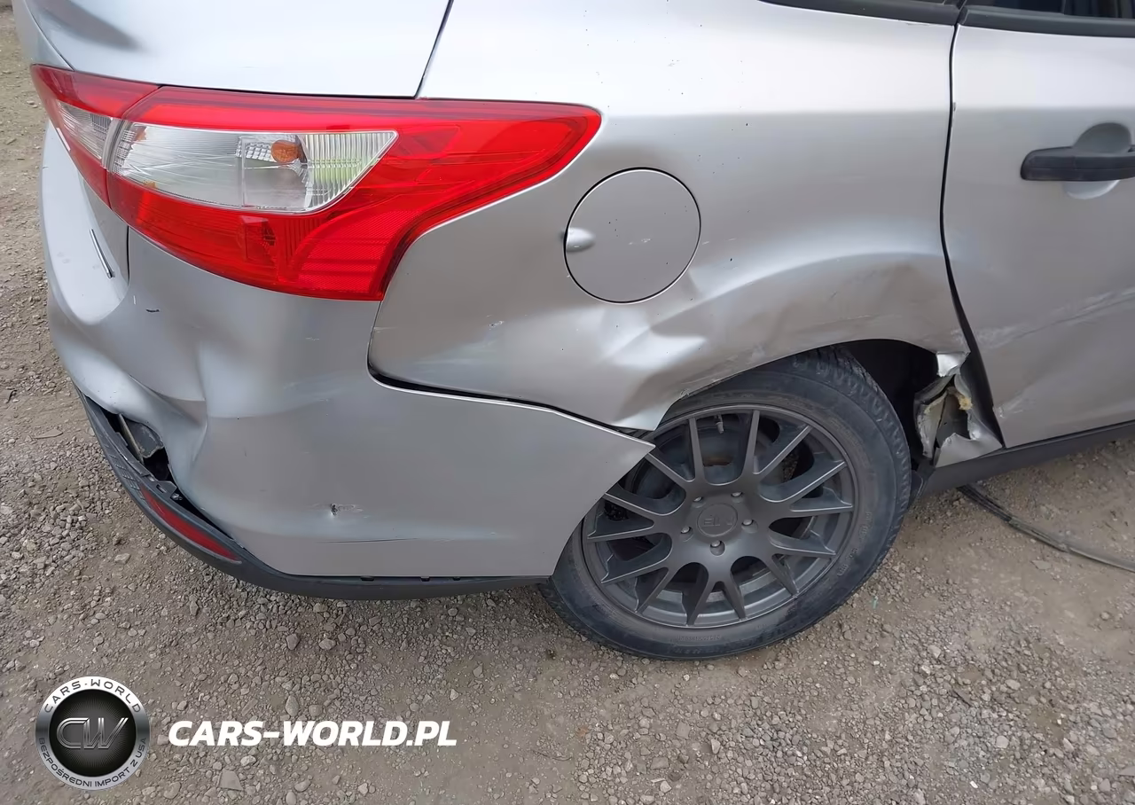2013 Ford Focus S VIN:1FADP3E21DL309687 - 6