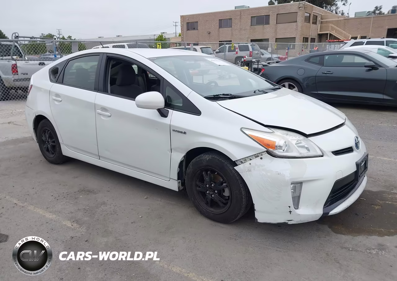 2015 Toyota Prius Two – zdjęcie 1 z 17