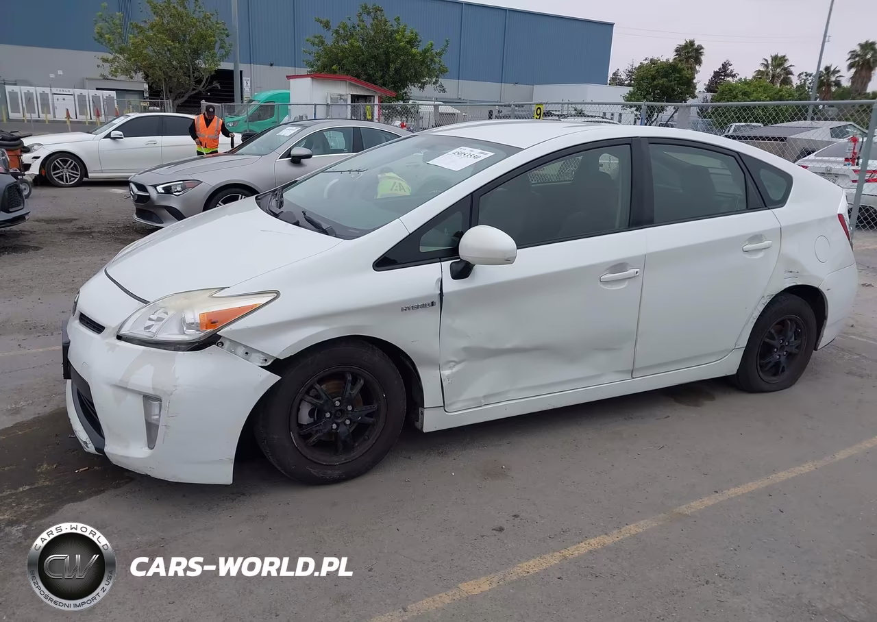 2015 Toyota Prius Two VIN:JTDKN3DU2F0449892 - 6