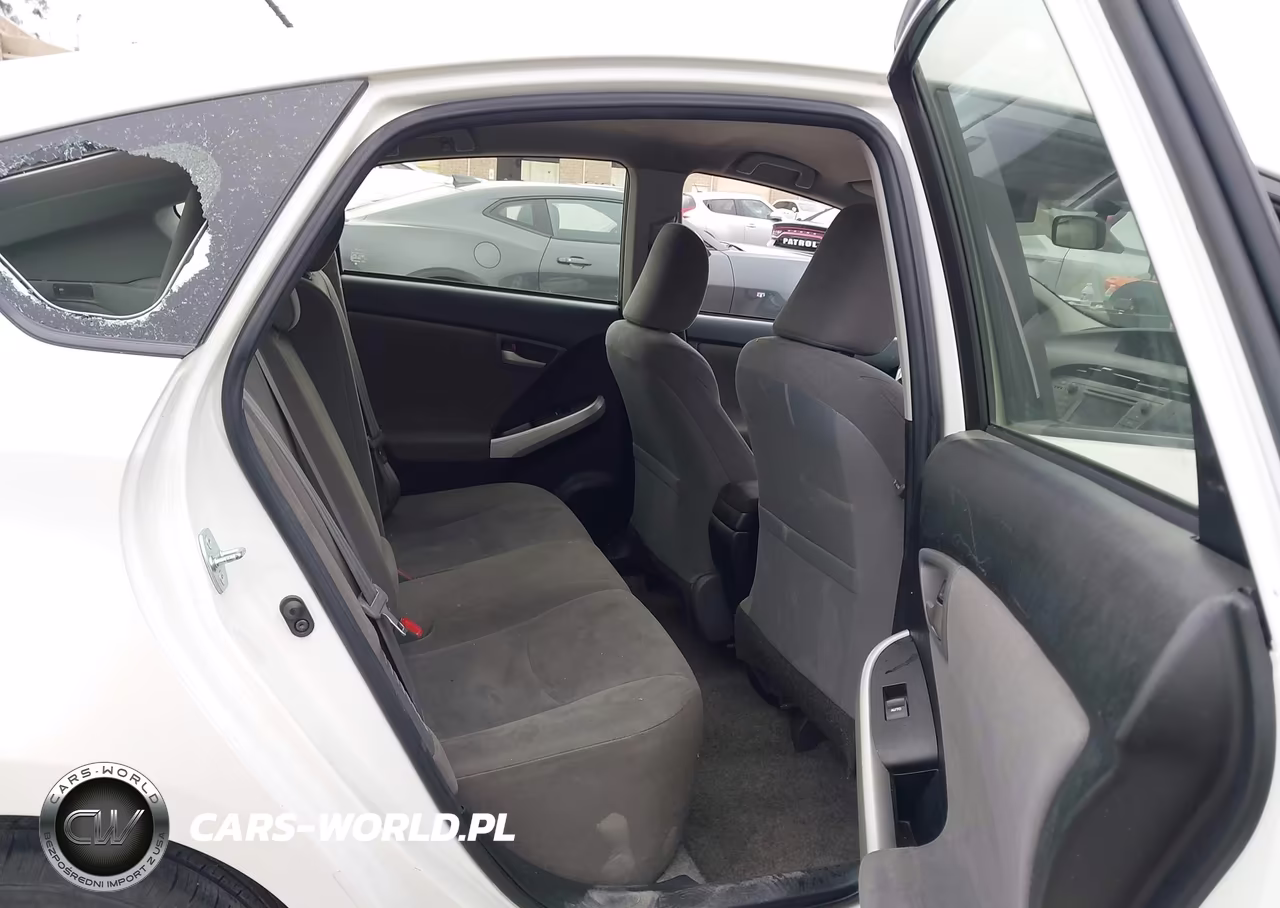 2015 Toyota Prius Two VIN:JTDKN3DU2F0449892 - 8