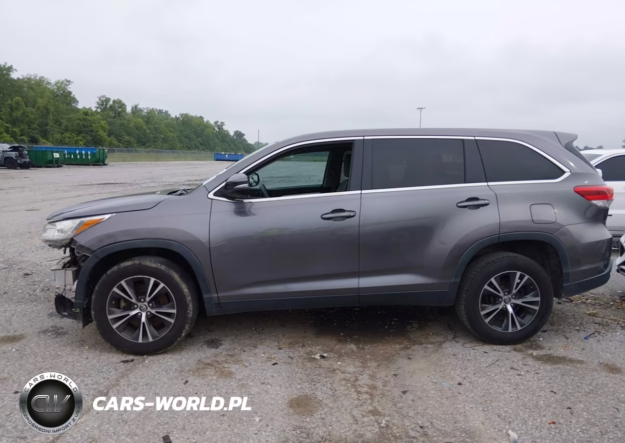 2019 Toyota Highlander Le VIN:5TDZZRFH5KS301815 - 14